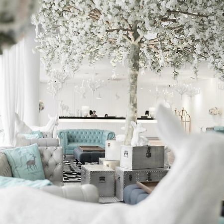 Creator Hotel Кулай Екстериор снимка