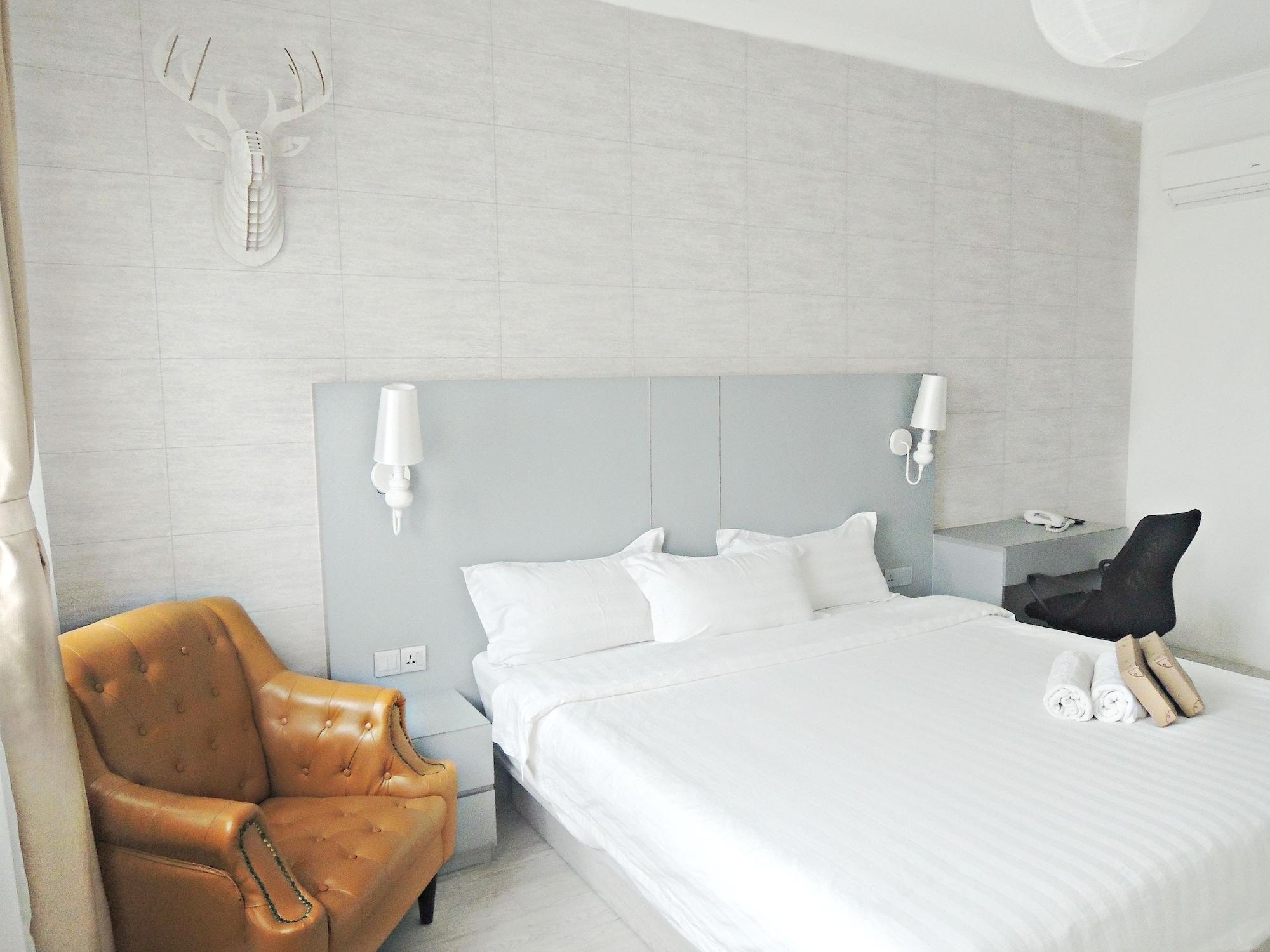 Creator Hotel Кулай Екстериор снимка